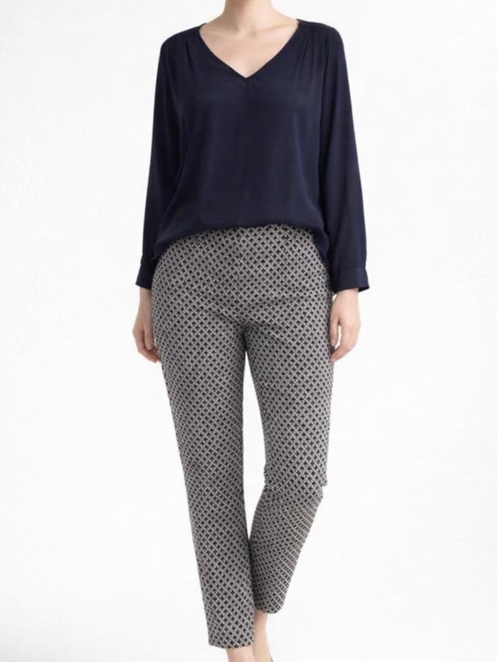 Navy and White Quatrefoil Print Capri Pants Size Small